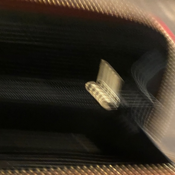 Chic Red Leather Wallet - Picture 3 of 5